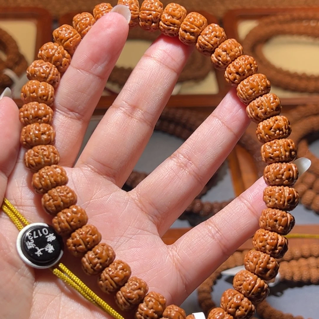 手串金刚菩提浮*。泰森手持