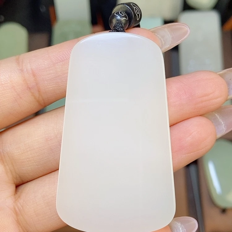 【闪购商品】颈饰未镶嵌和田玉