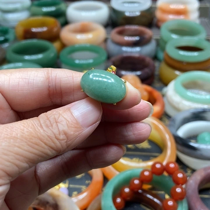 石英质玉手镯未镶嵌b****l