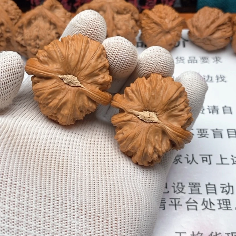 【闪购商品】把件文玩核桃23白狮子