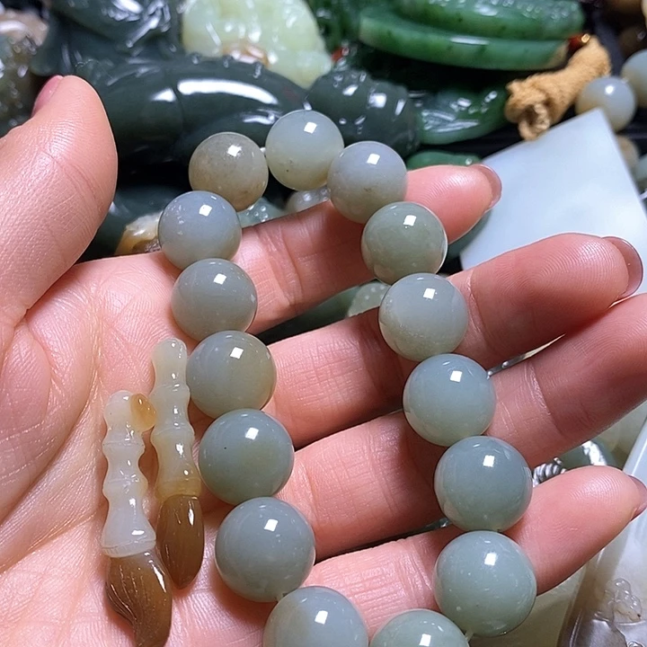 未镶嵌手链和田玉一**秋