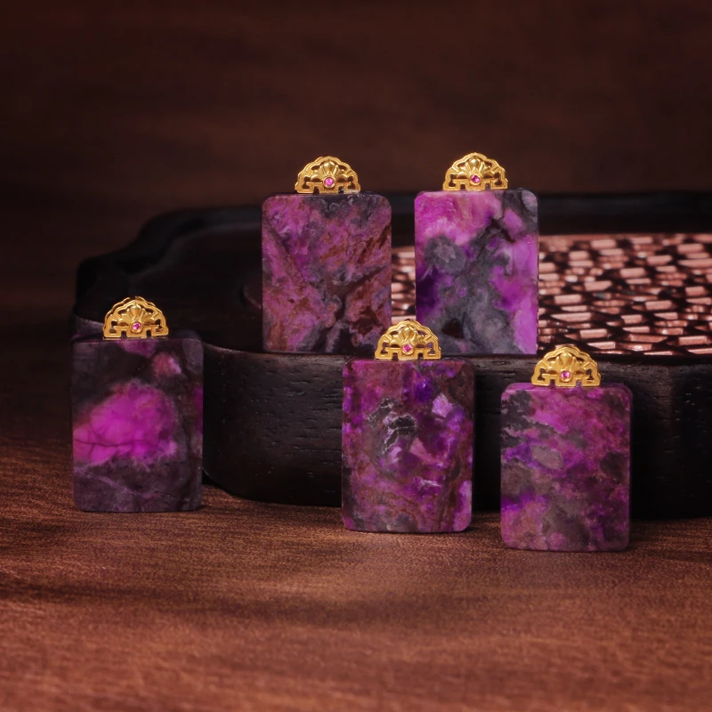 18k舒俱来无事牌吊坠-多样性发其一