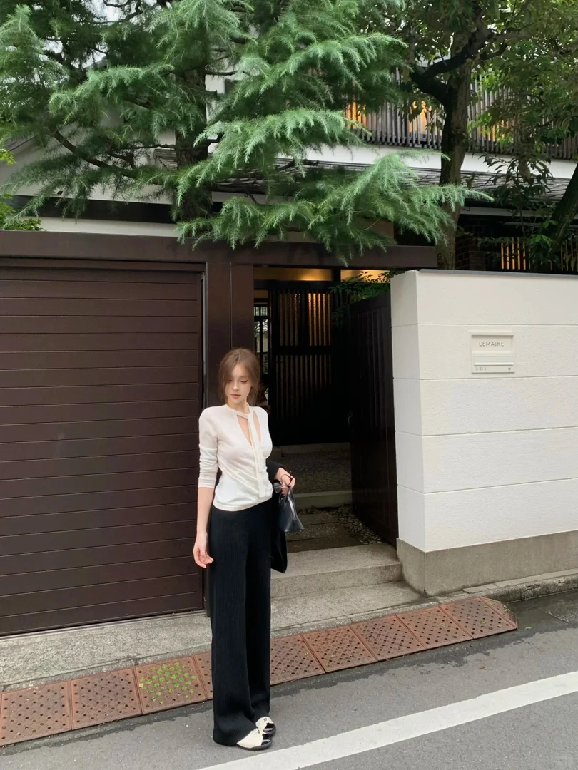 2025秋季新款松弛设计感打结修身显瘦针织衫上衣搭配休闲裤套装女