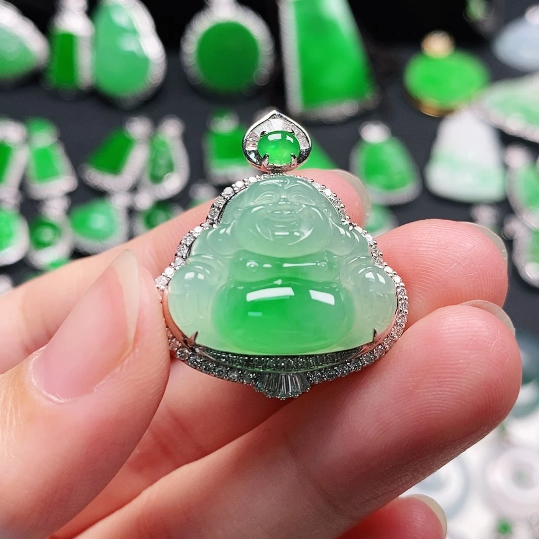 翡翠颈饰18K金镶嵌佛公