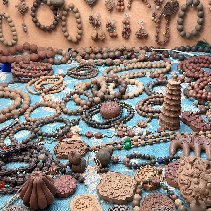 跃***曦清远古方葫芦微瑕香牌