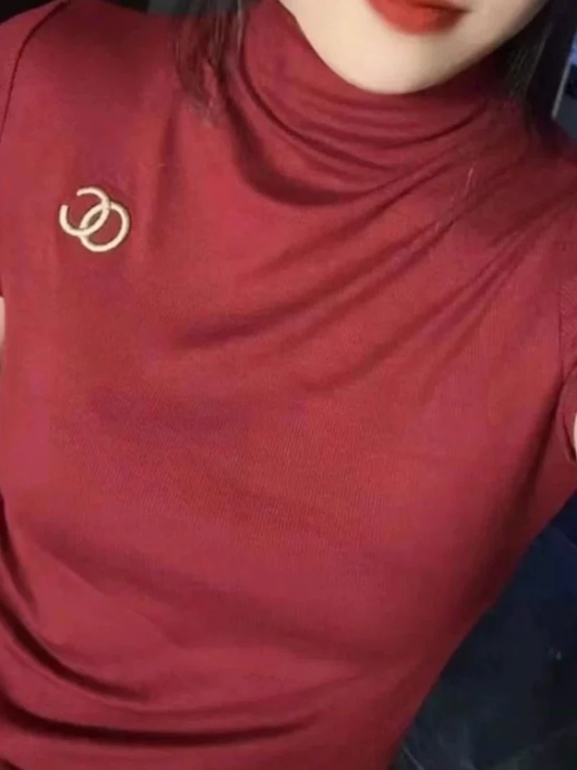 红色半高领刺绣短袖T恤女2025夏季新款修身显瘦打底衫体恤上衣潮