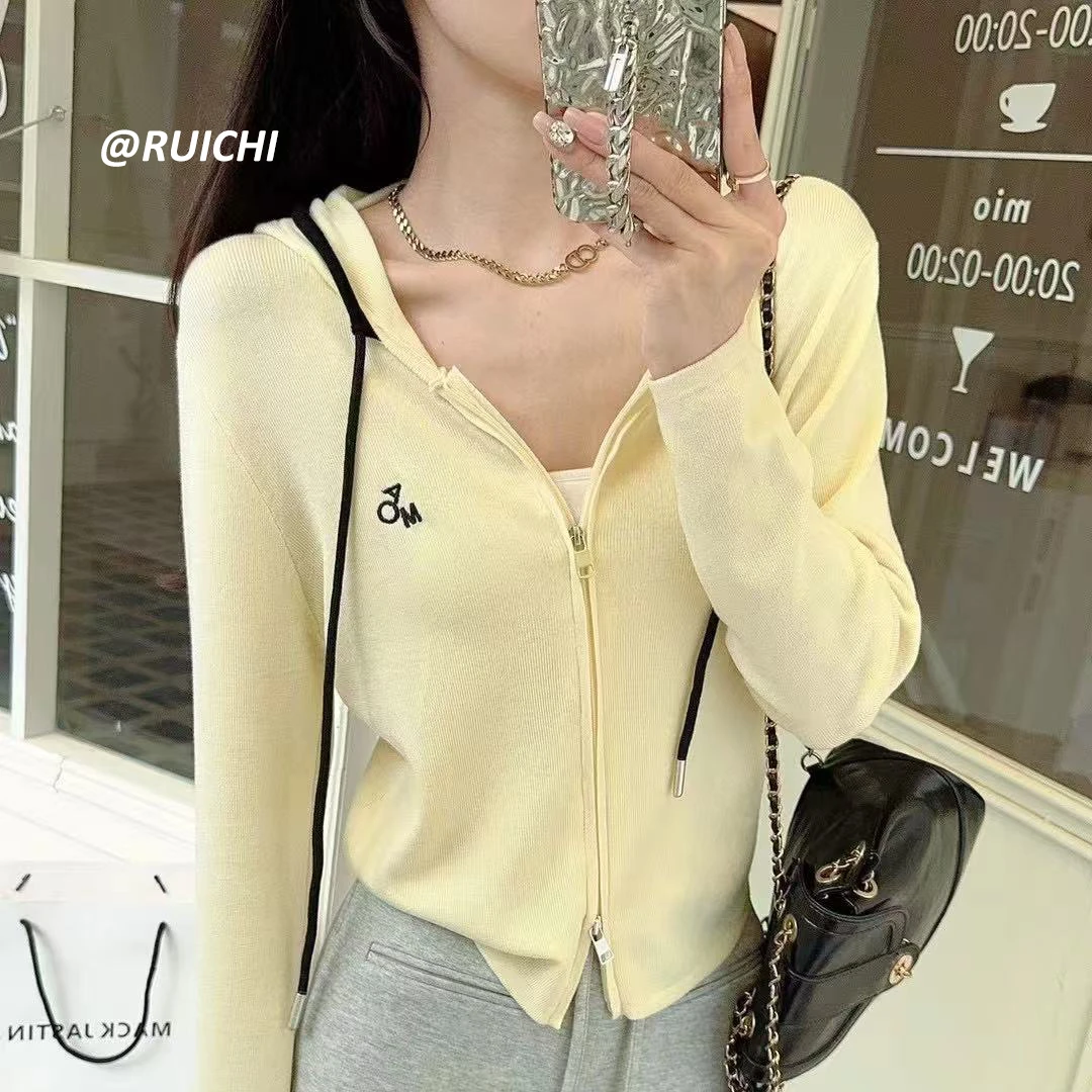 休闲运动薄款毛针织衫修身连帽女字母帽衫减龄彩扣开衫刺绣