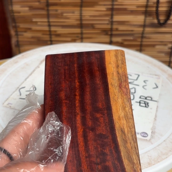 大叶紫檀（黑酸枝木类）