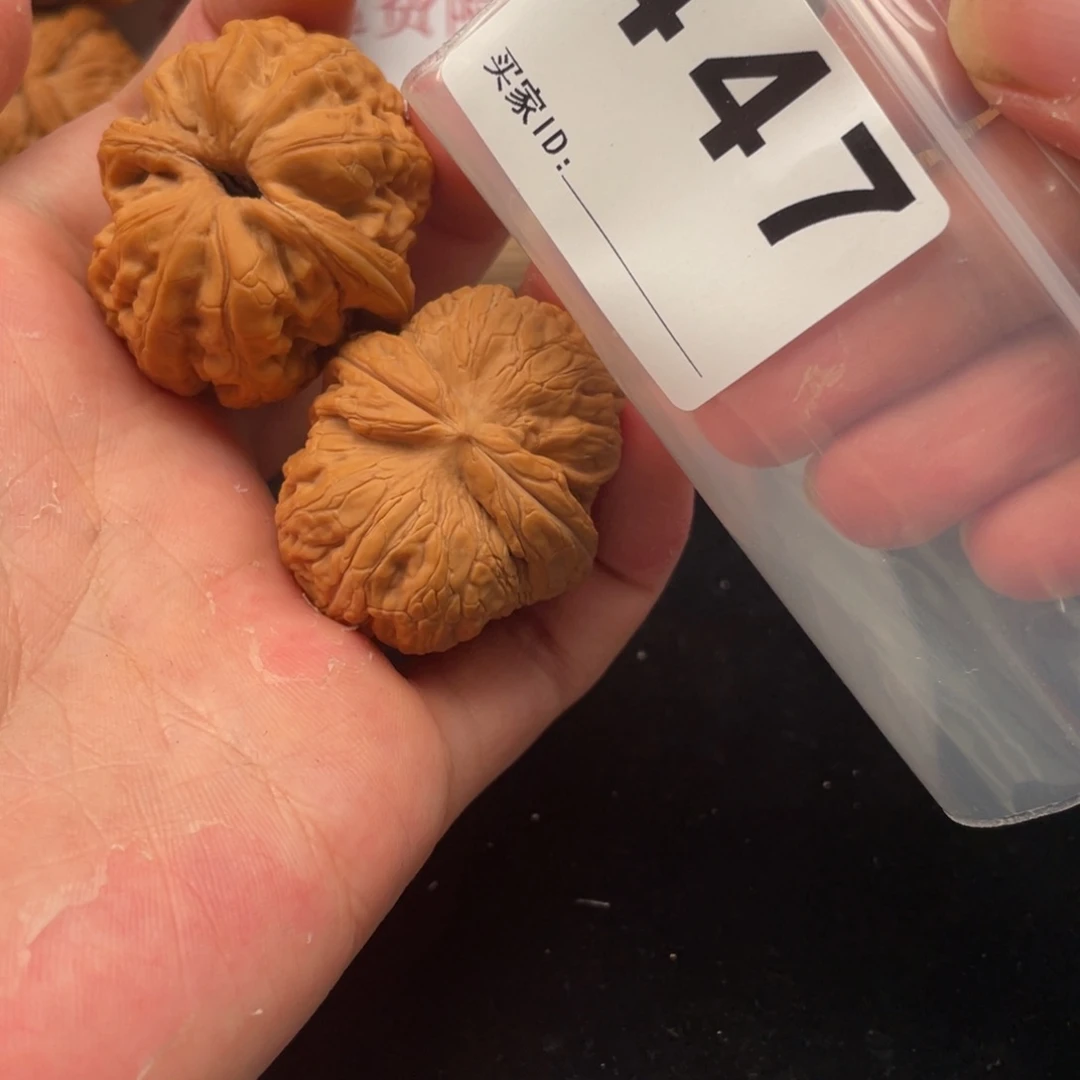 文玩核桃把件梓****）36元宝