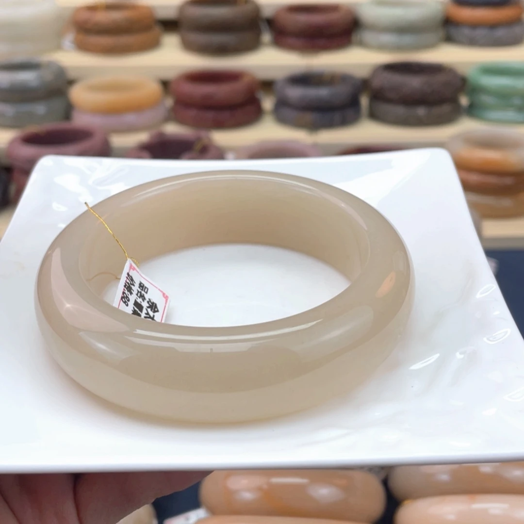 【闪购商品】石英质玉手镯未镶嵌喝**吗