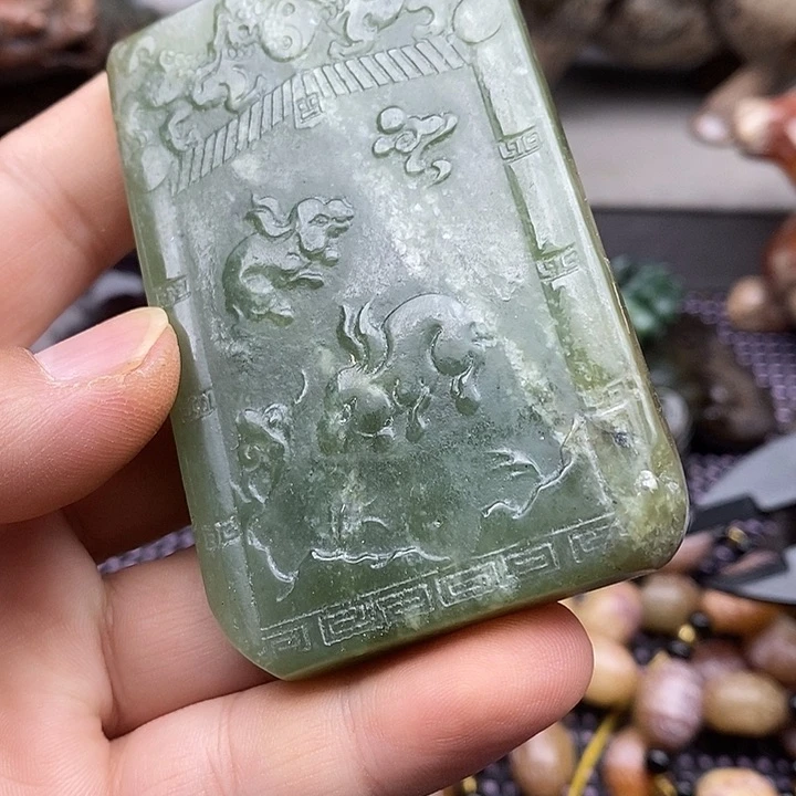 未镶嵌蛇纹石玉颈饰
