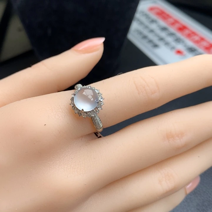 18K金镶嵌戒指翡翠
