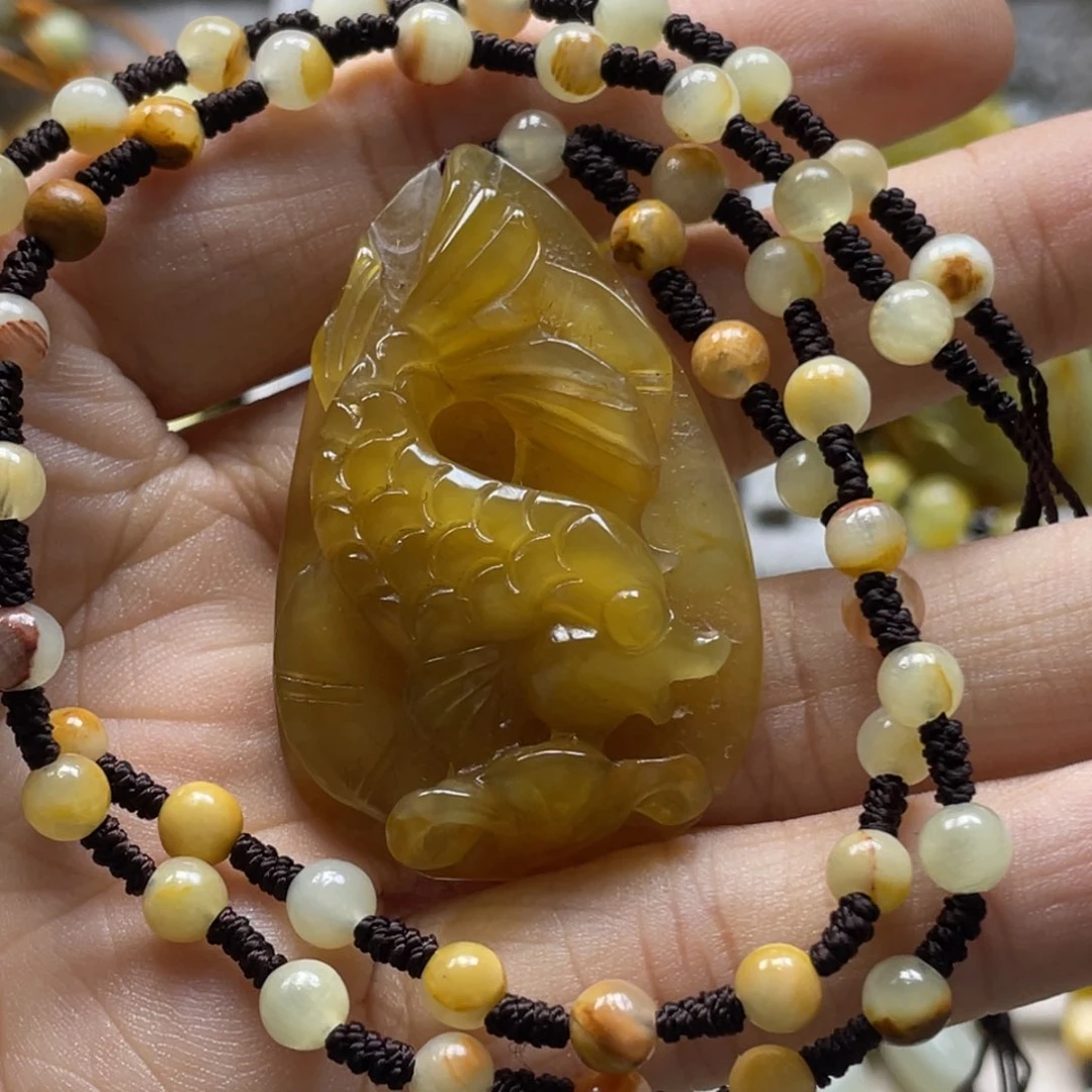 蛇纹石玉颈饰未镶嵌