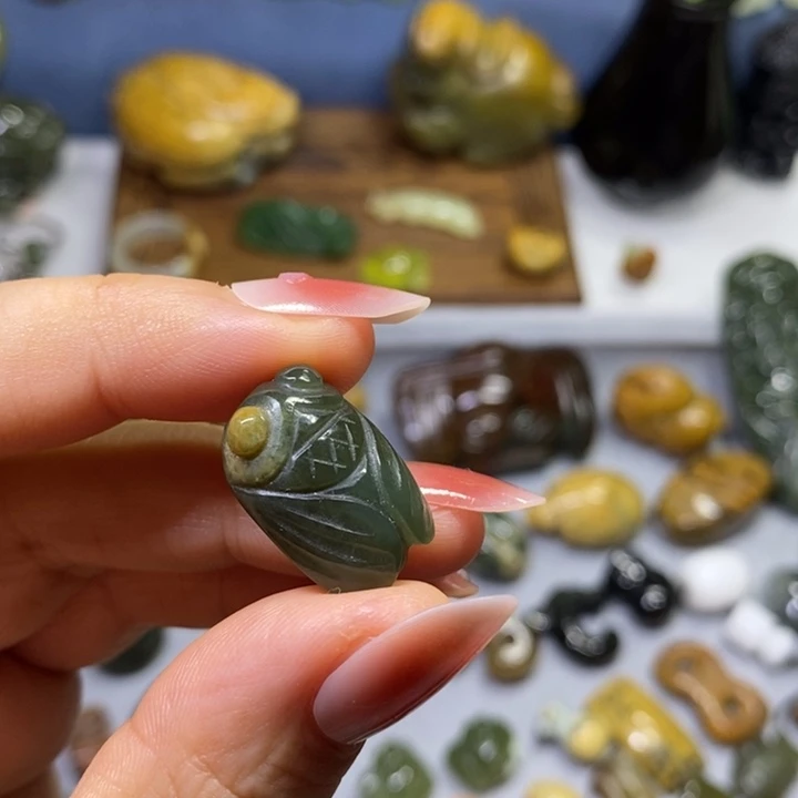 岫岩河磨玉（透闪石质玉）未镶嵌挂件通孔知了