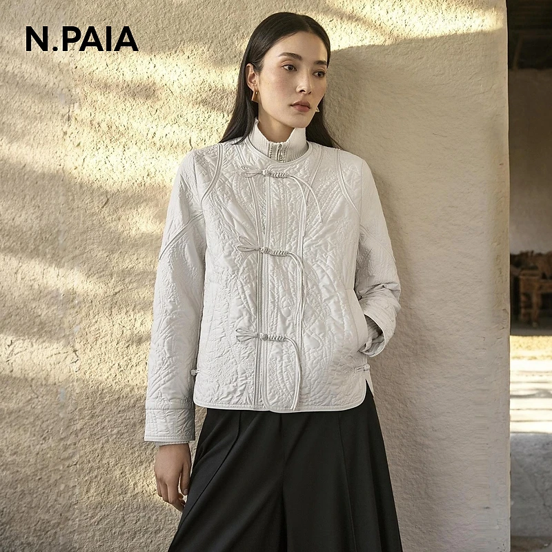 恩派雅2024冬新款丝羊毛填充腰果花刺绣盘扣短外套女XNJAAM109A