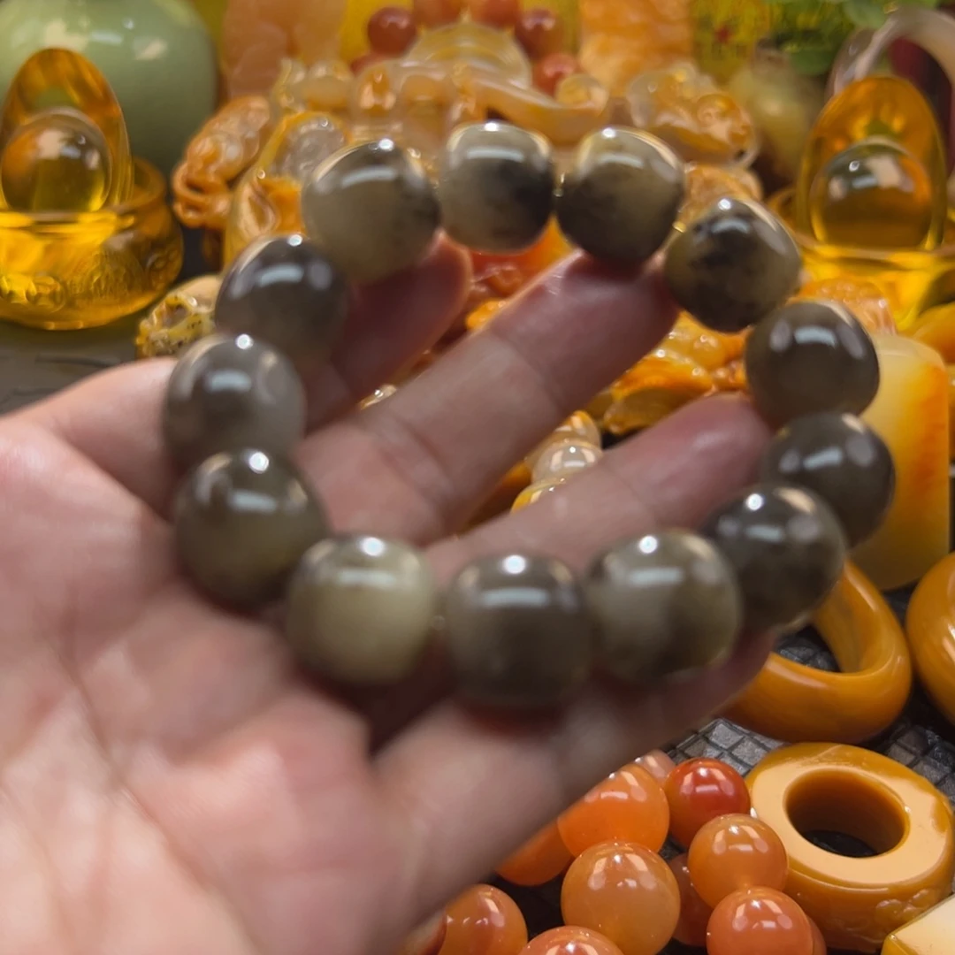 石英质玉未镶嵌颈饰