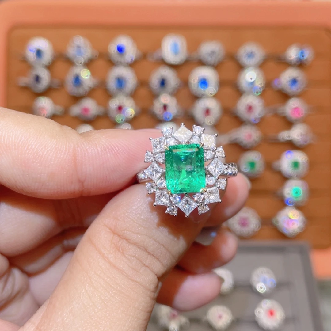 祖母绿戒指18K金镶嵌2.67ct 哥伦比亚