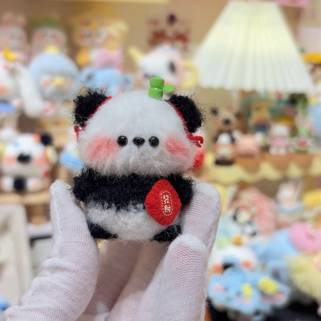 针织品做挂件小熊猫