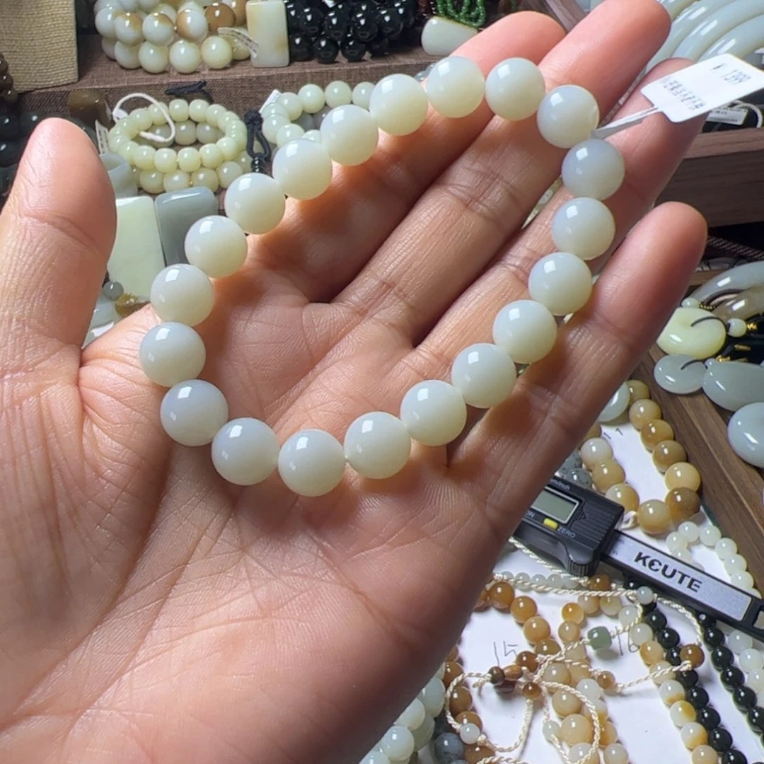 梵***音和田玉（糖玉）未镶嵌车挂