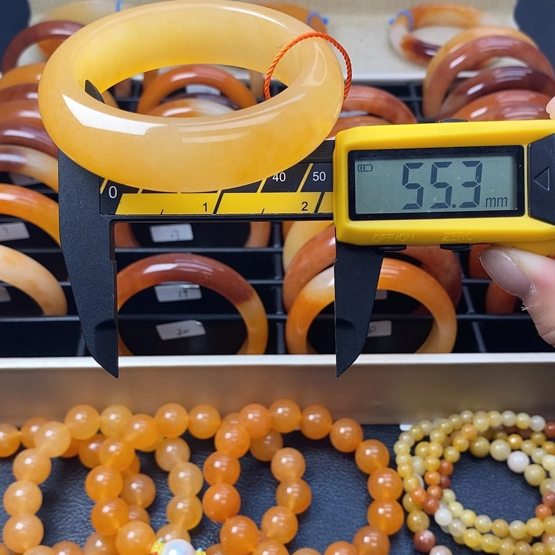 未镶嵌石英质玉（黄龙玉）手镯40号