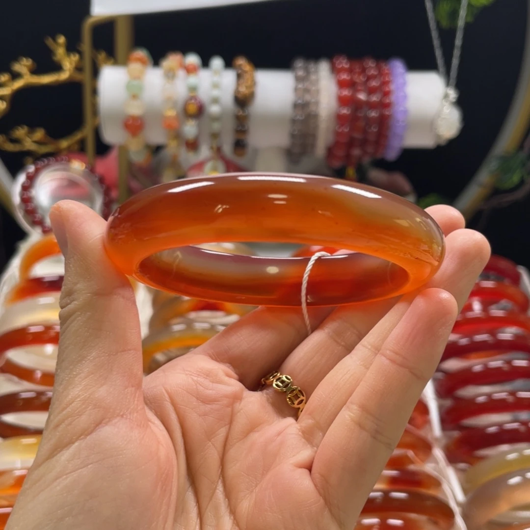 玛瑙/玉髓手镯未镶嵌我****数