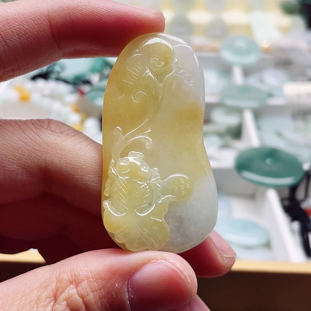 翡翠颈饰未镶嵌天然翡翠