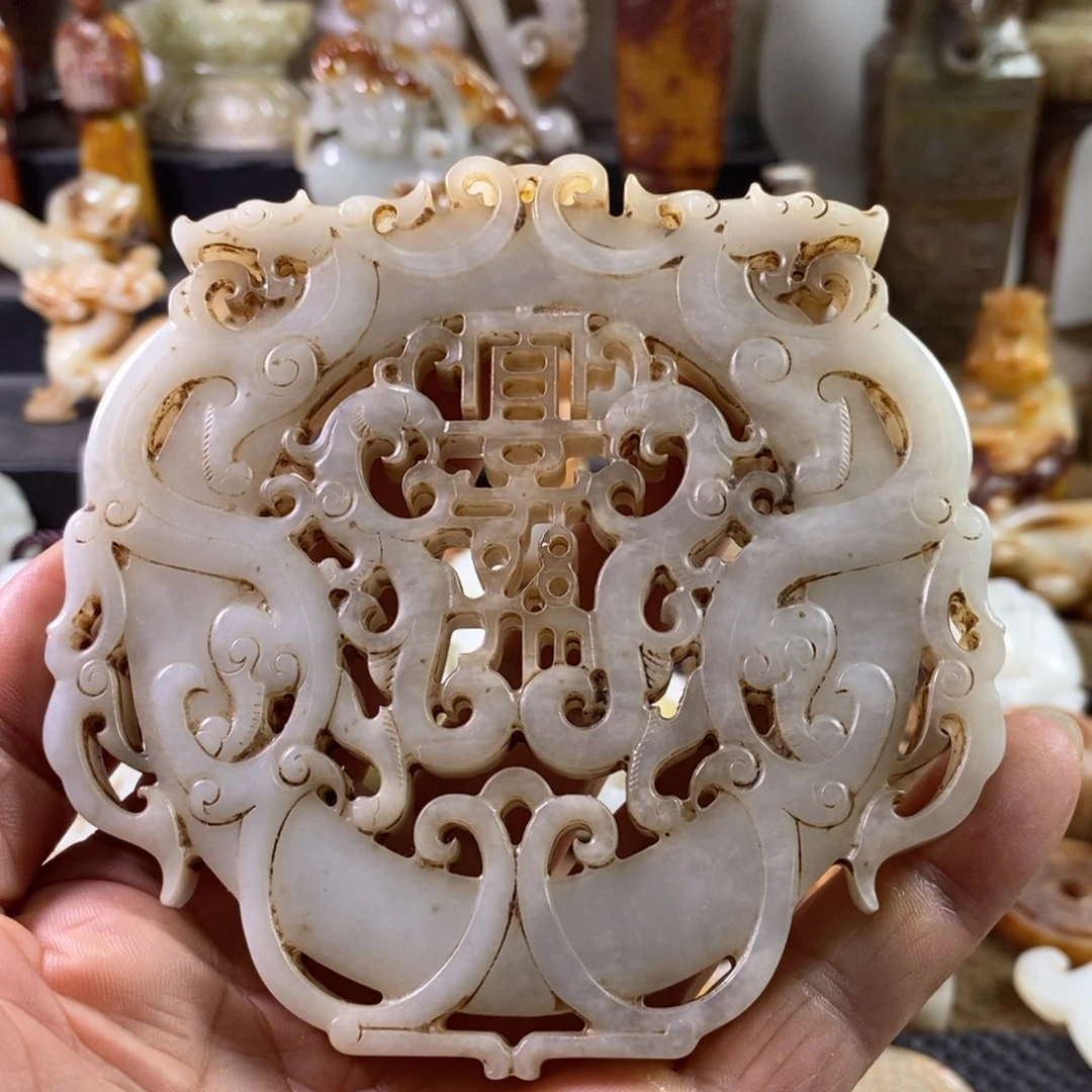 颈饰未镶嵌和田玉（青玉）