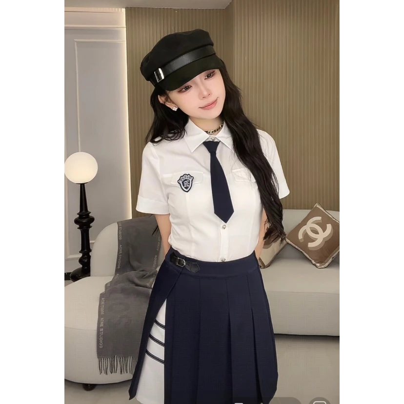现货【毕业季】夏季学院风条纹真两件拼接百褶下摆翻领显瘦女连衣裙