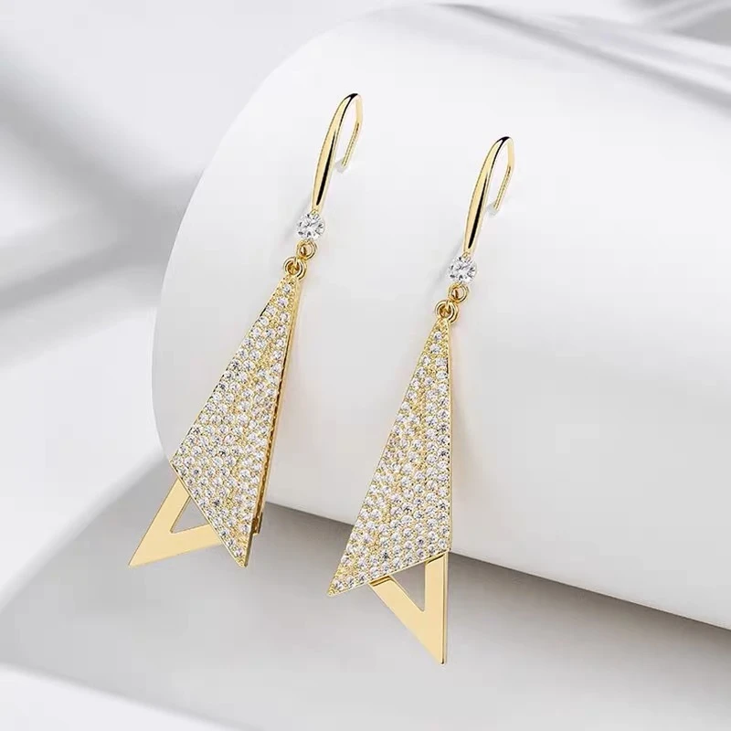 铜合金耳饰 新款高级感亮闪闪锆石耳坠女简约几何三角形耳环B309