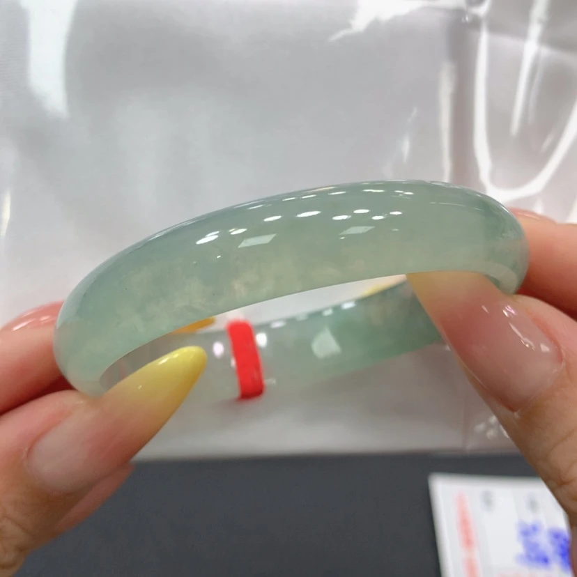 【闪购商品】翡翠手镯未镶嵌郭*聪定金