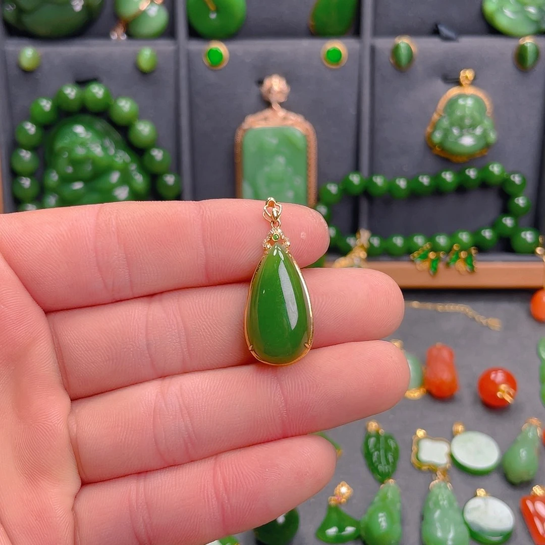 和田玉（碧玉）吊坠(不含链)18K金镶嵌1950