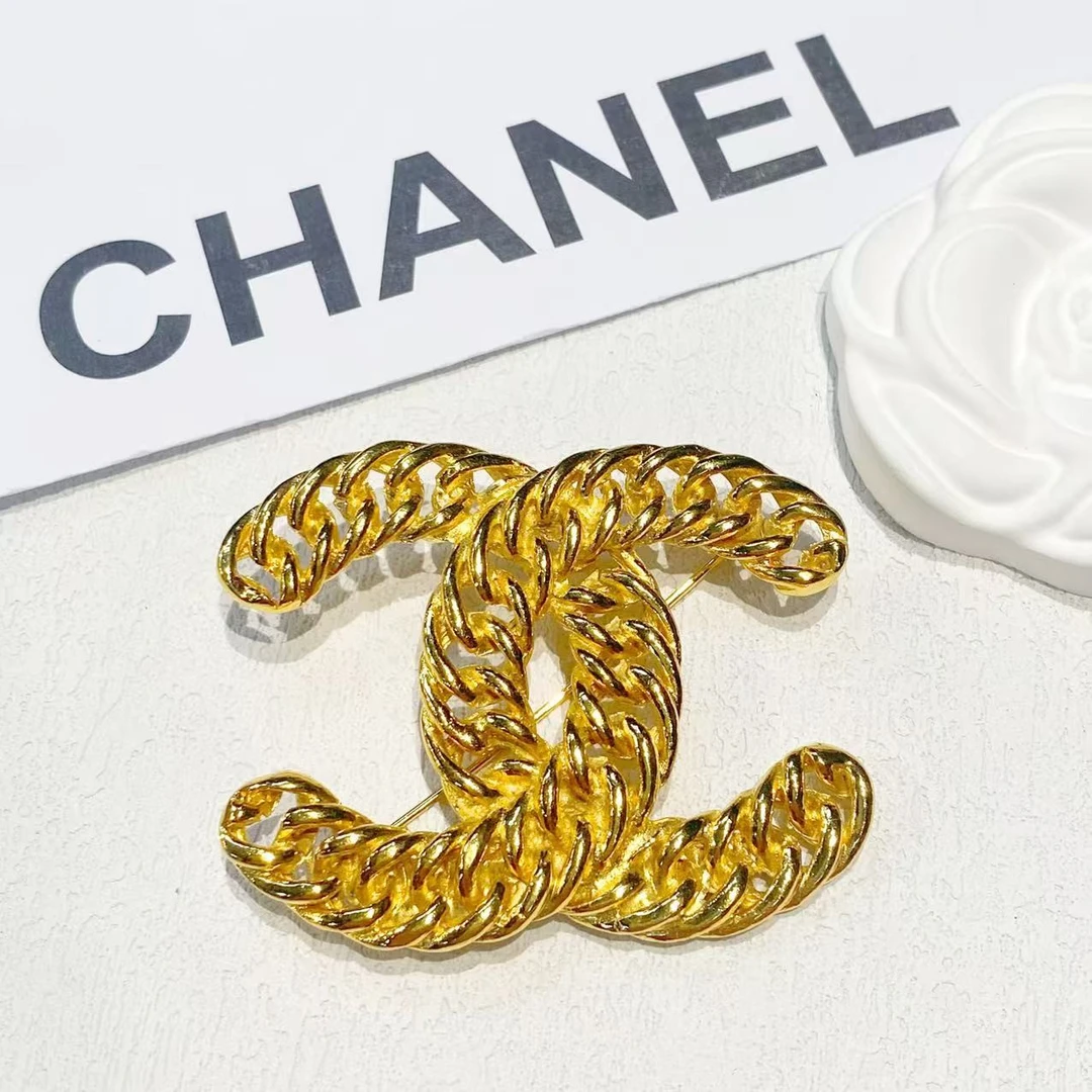 95新 Chanel/香奈儿 中古素金麻花胸针/M3831