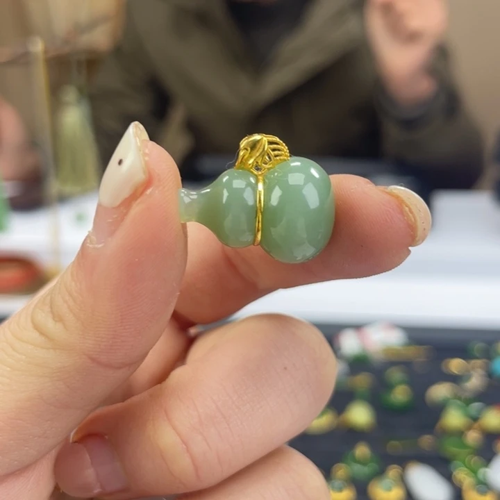 暖****和田玉18K金镶嵌颈饰