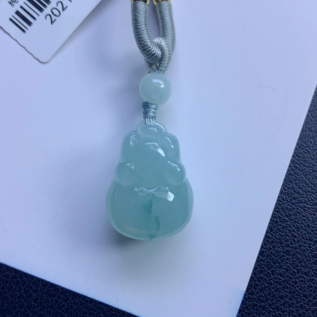 翡翠未镶嵌颈饰猪