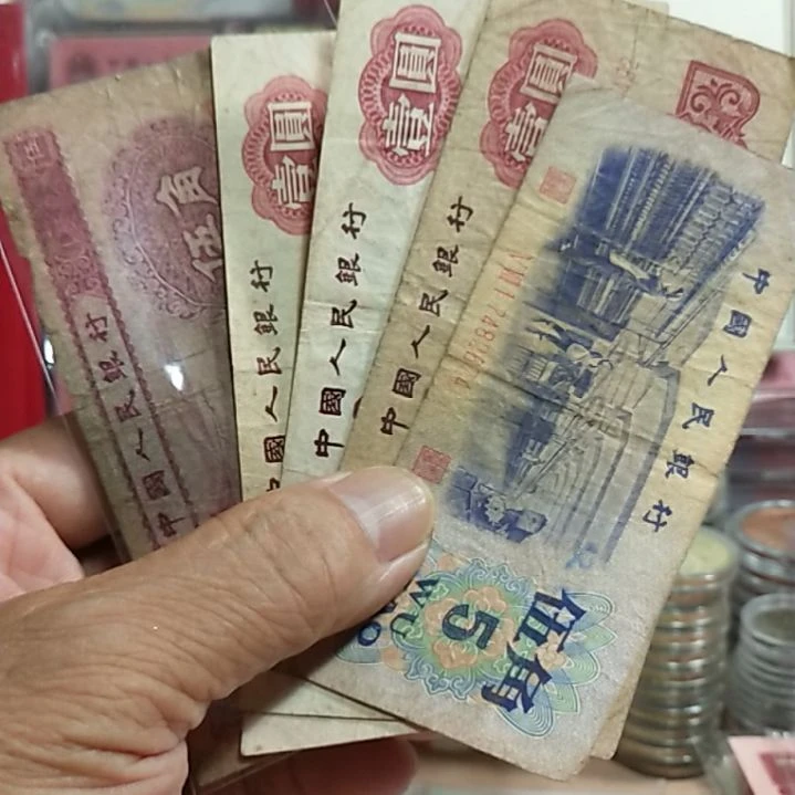 纸超**己纸币水坝加拖拉机一起