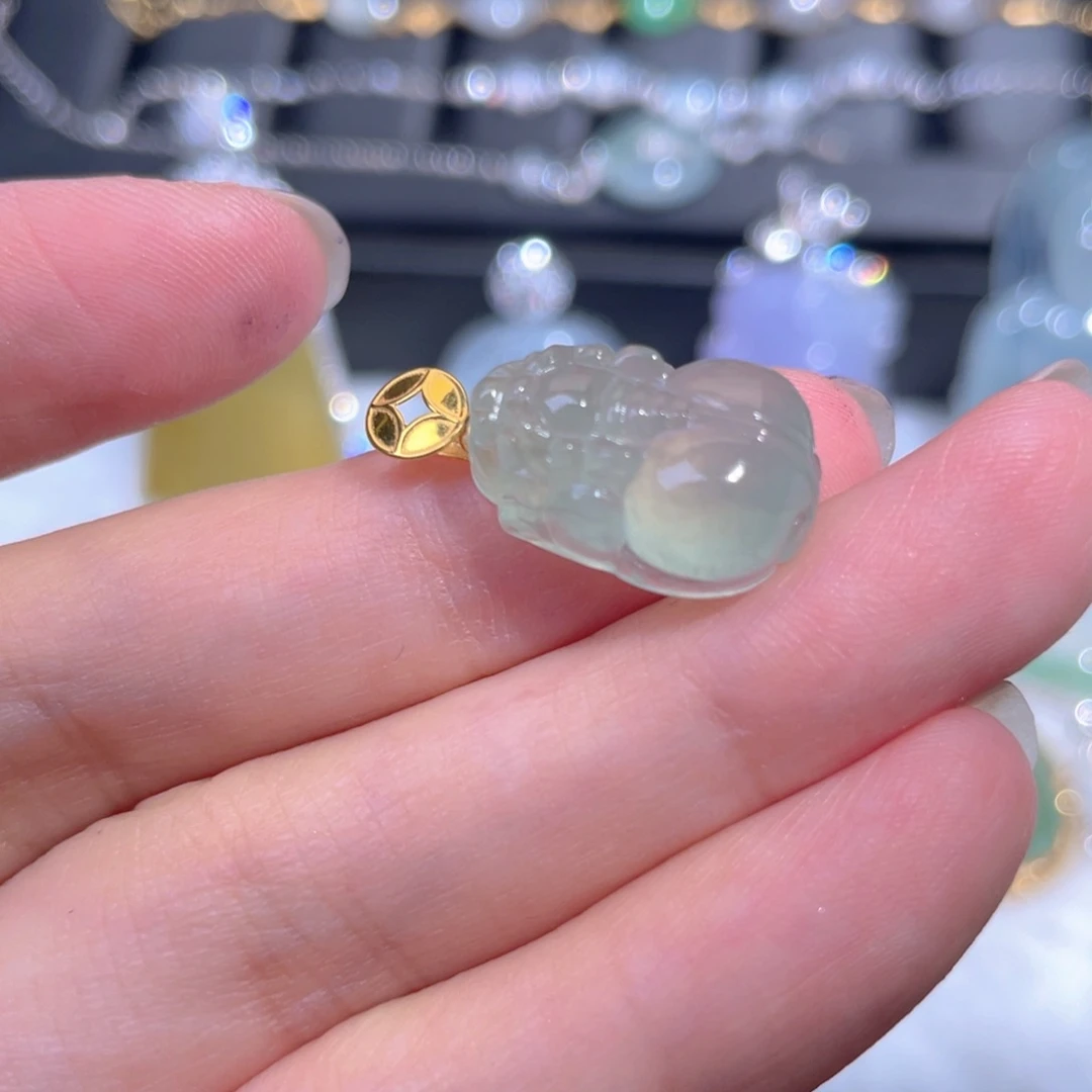 翡翠18K金镶嵌颈饰翡翠