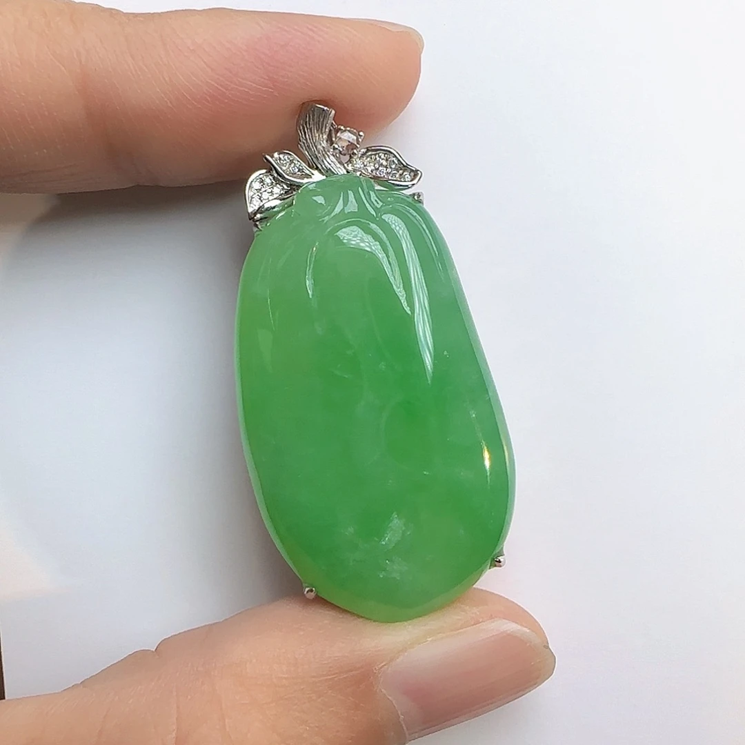 翡翠颈饰18K金镶嵌温*翡翠颈饰18K金镶嵌