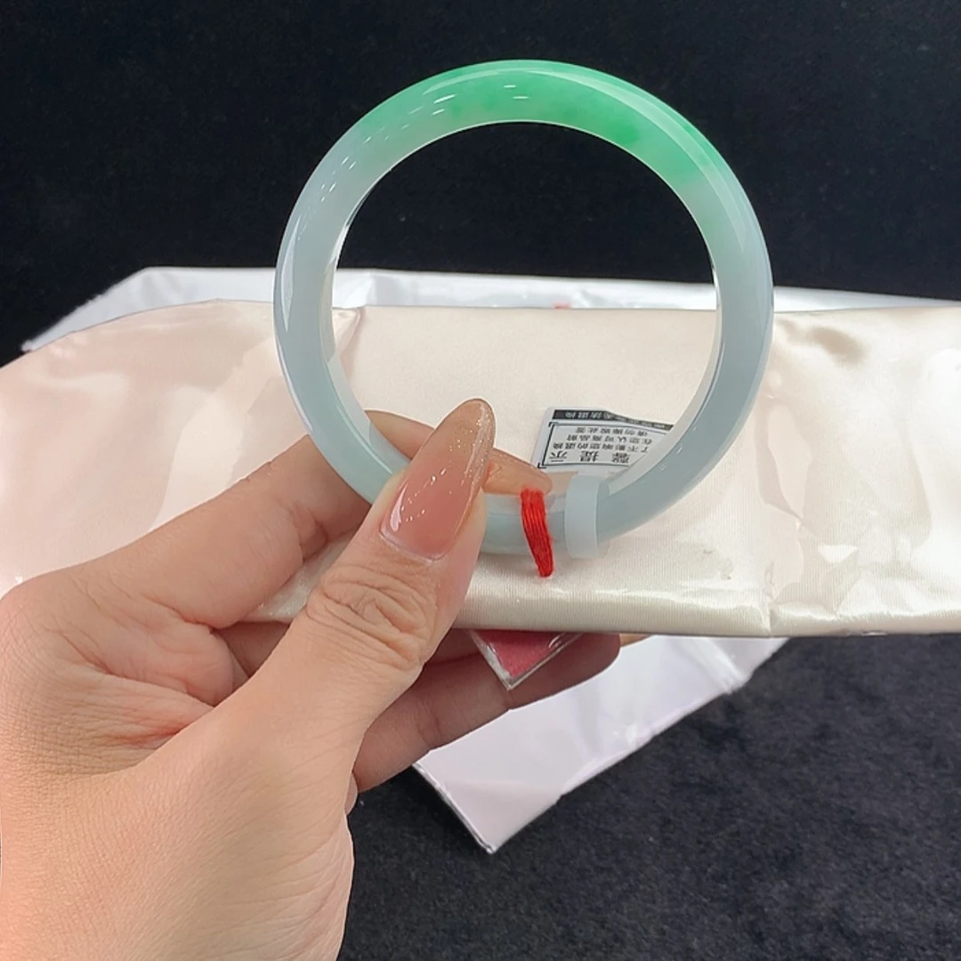【闪购商品】未镶嵌手镯翡翠正62
