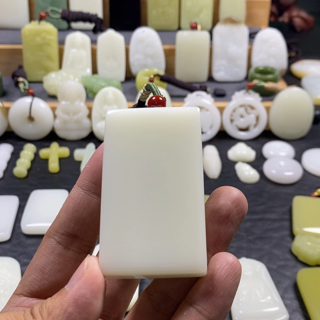 和田玉未镶嵌吊坠(赠链)盘*