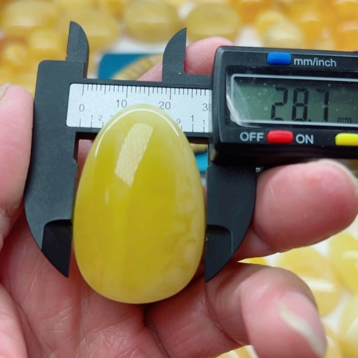 琥珀（矿物珀）未镶嵌裸石