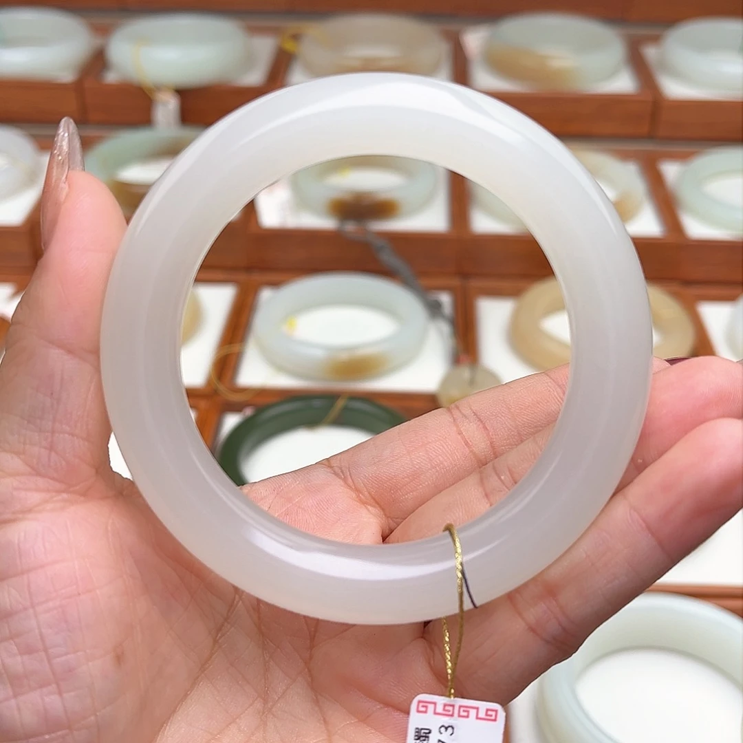 和田玉手镯未镶嵌56.9