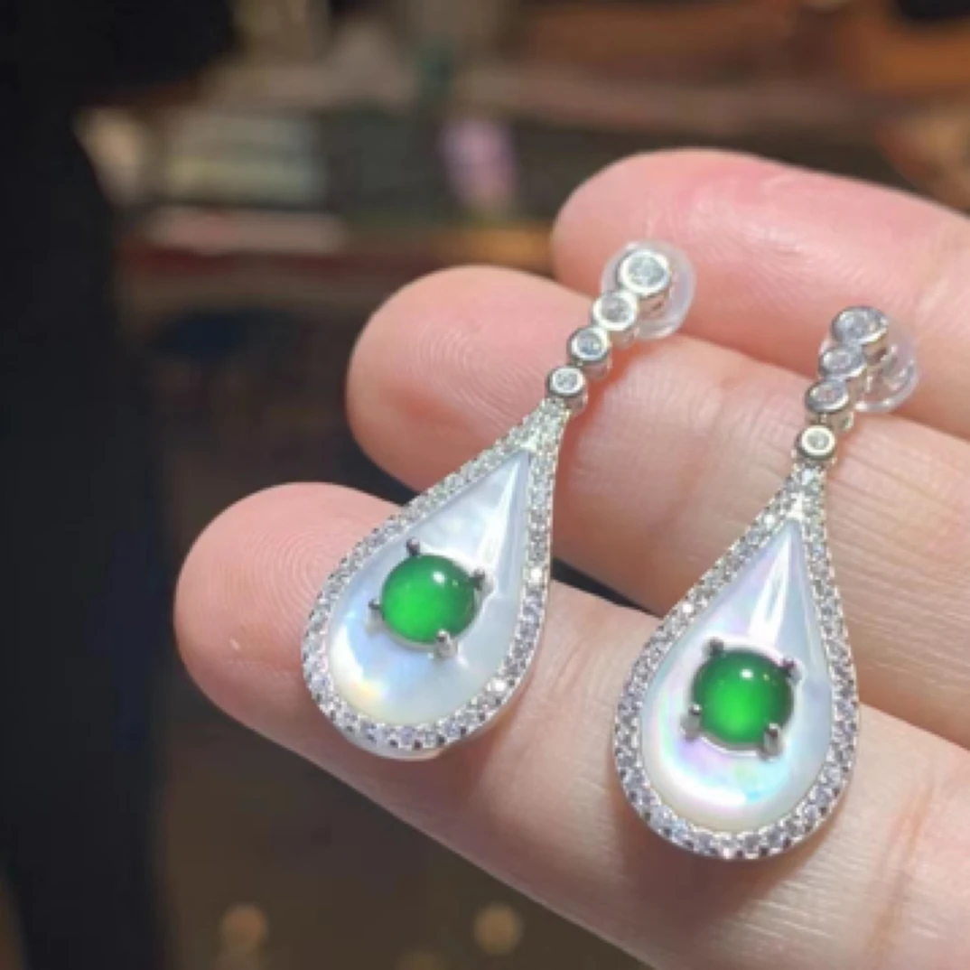 爆款S925银镶嵌天然A货高冰阳绿蛋面翡翠小提琴耳钉时尚气质