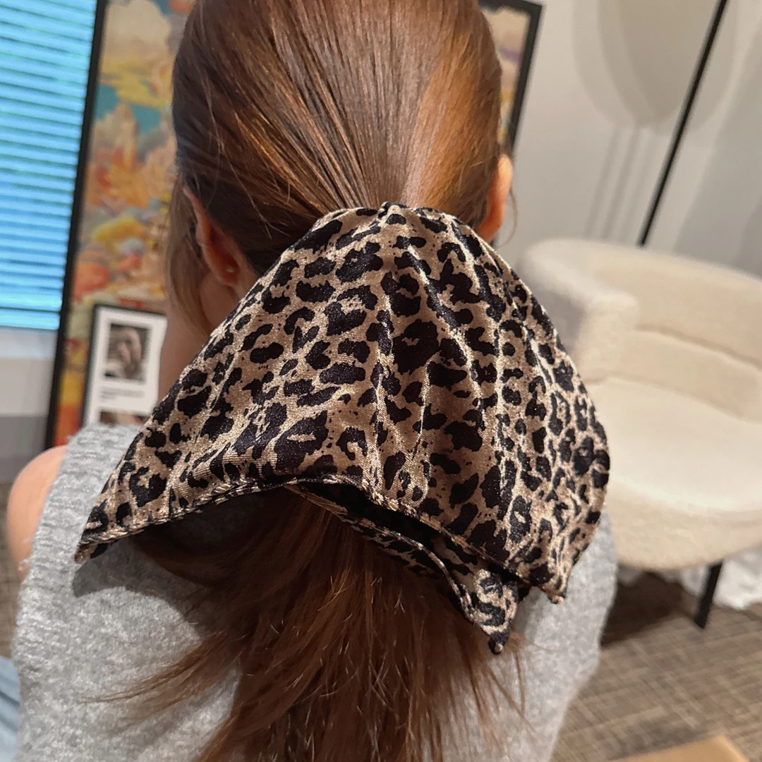 超大版豹纹丝绒方巾发圈气质咖色高级感发绳美拉德时尚复古头绳女