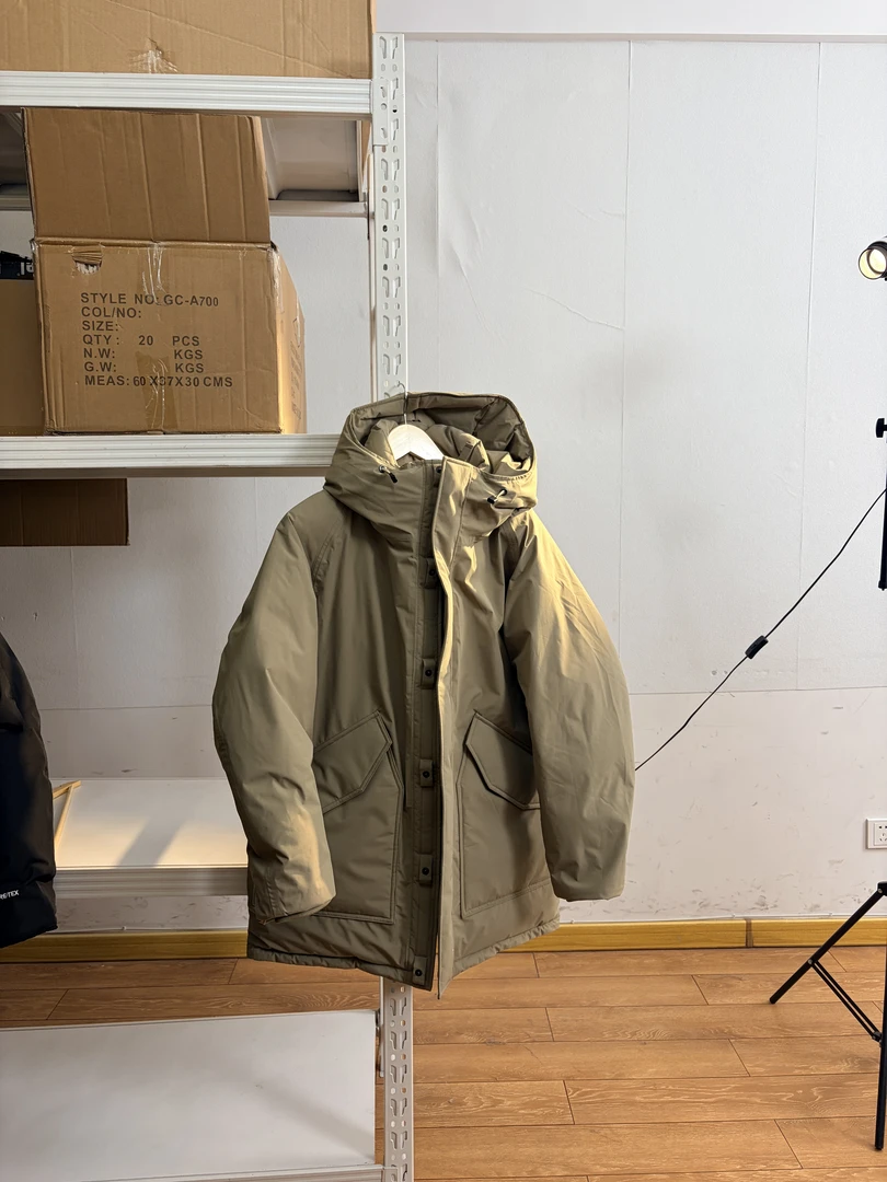 娜家冬季中款户外羽绒服