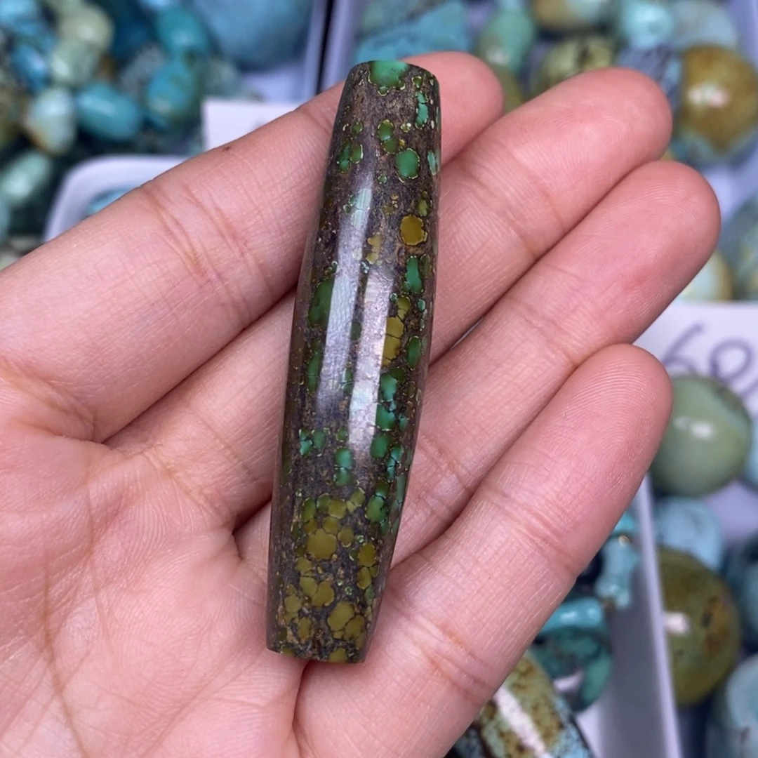 绿松石未镶嵌挂件