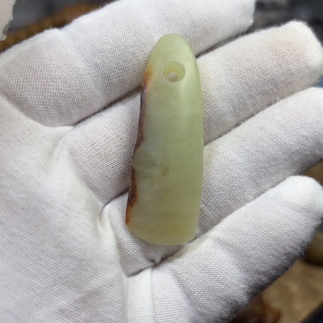 岫岩河磨玉（透闪石质玉）颈饰未镶嵌湘***清