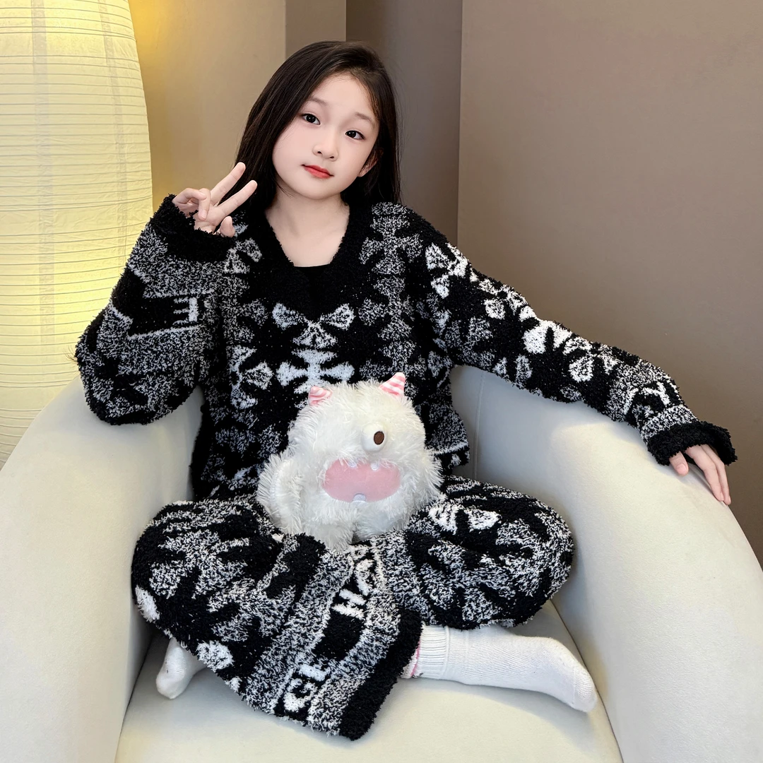女童睡衣2025新款秋冬女宝儿童珊瑚绒家居服套装加厚时尚套装韩版