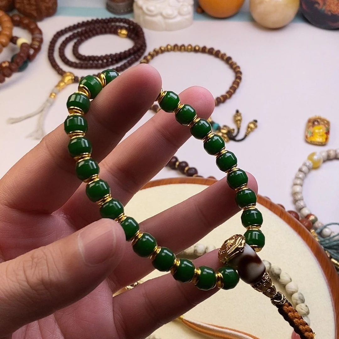 白玉菩提吊坠。。。。。。。。。。。