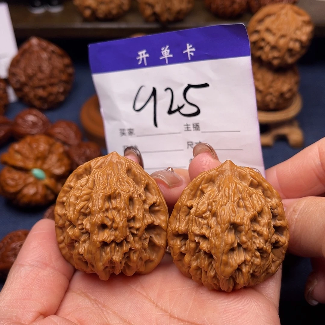 文玩核桃吊坠麦穗虎头40