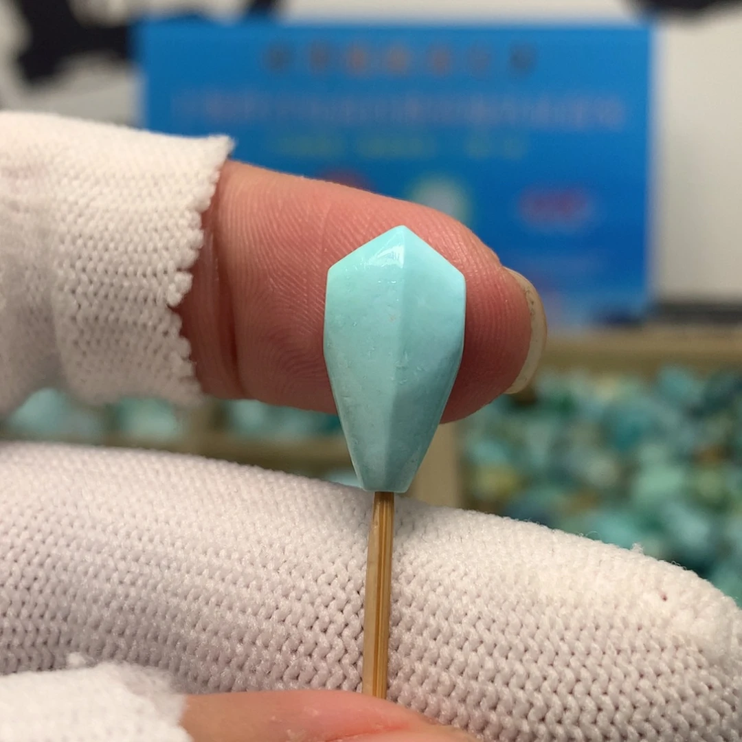 绿松石未镶嵌挂件